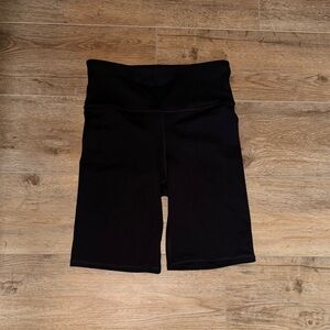 Gap Fit Sky High Biker Short
